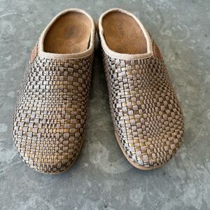 Taos Footwear Woven Mules in Brown and Tan